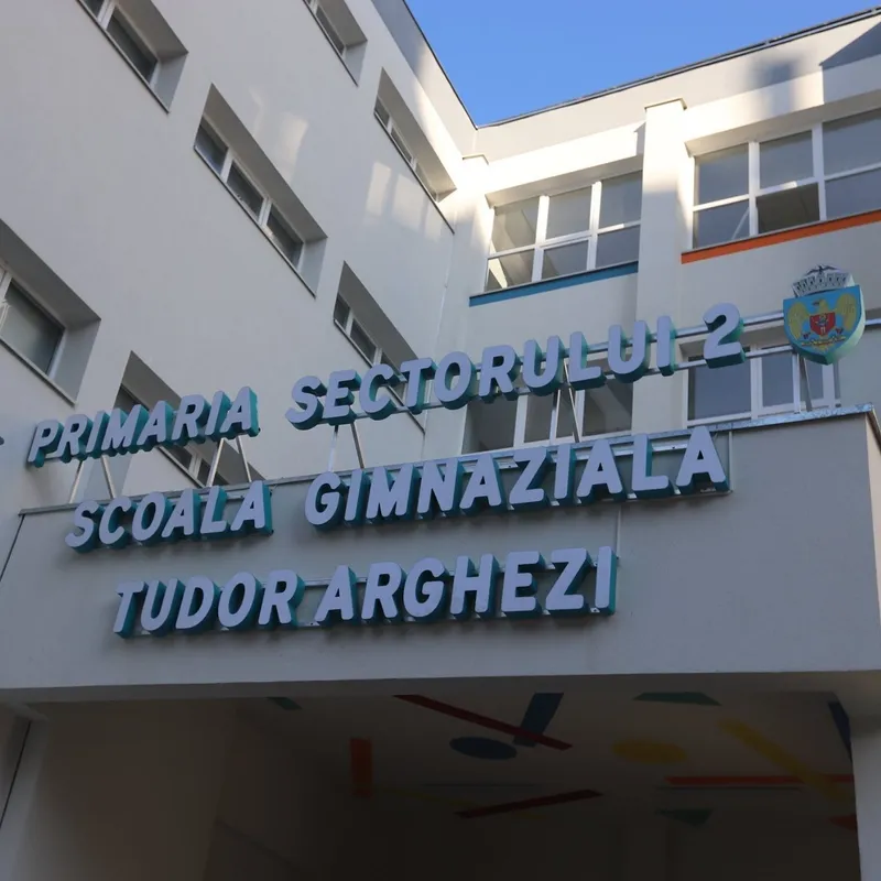 Scoala Tudor Arghezi